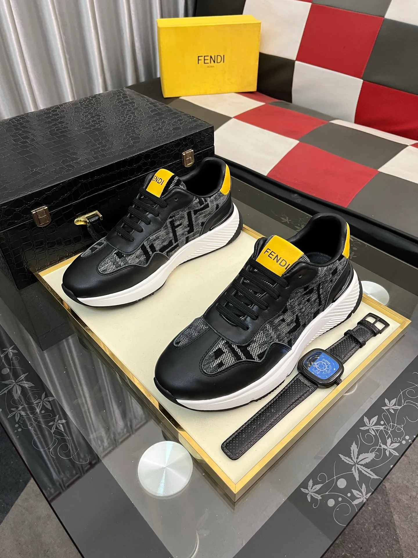 Men's Men's Shoes💰458⌚️⌚️[Fendi] Fendi's latest casual shoes for men! Available at counters simultaneously! A one-to-one replica of the original. Made entirely of imported top-grain calfskin, the interior is made of top-grain water-dyed cowhide, and the original factory-supplied rubber outsole. Leading new fashion concepts. Matching code: 38-443️⃣Colors available